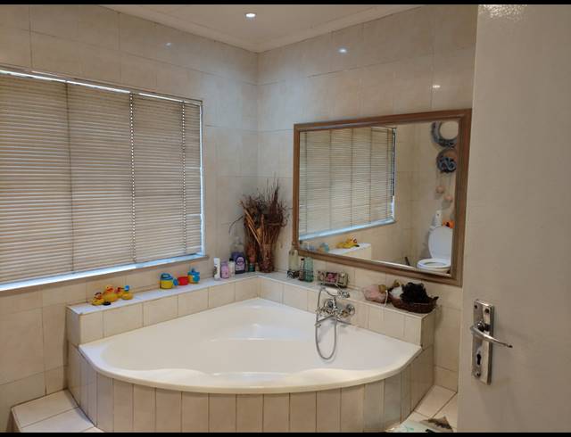 4 BEDROOM HOUSE FOR SALE IN BAKERTON